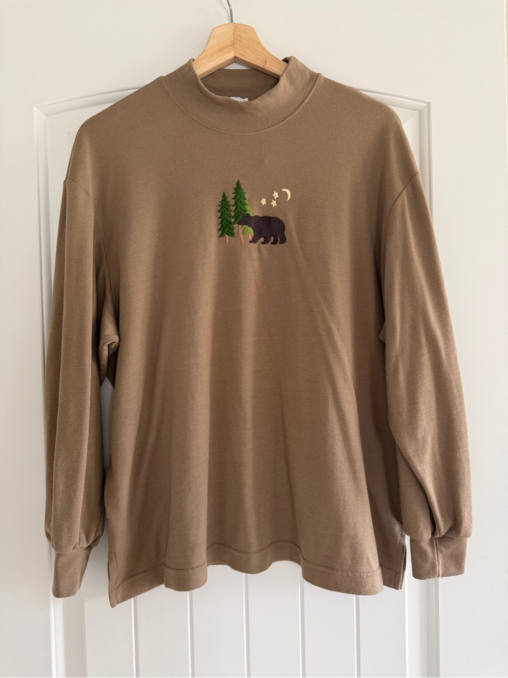 Bon Worth Vintage 90s Brown Long Sleeve Mockneck Embroidered Shirt Bear Med